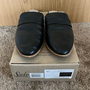 Loafer Mule in Pebbled Black